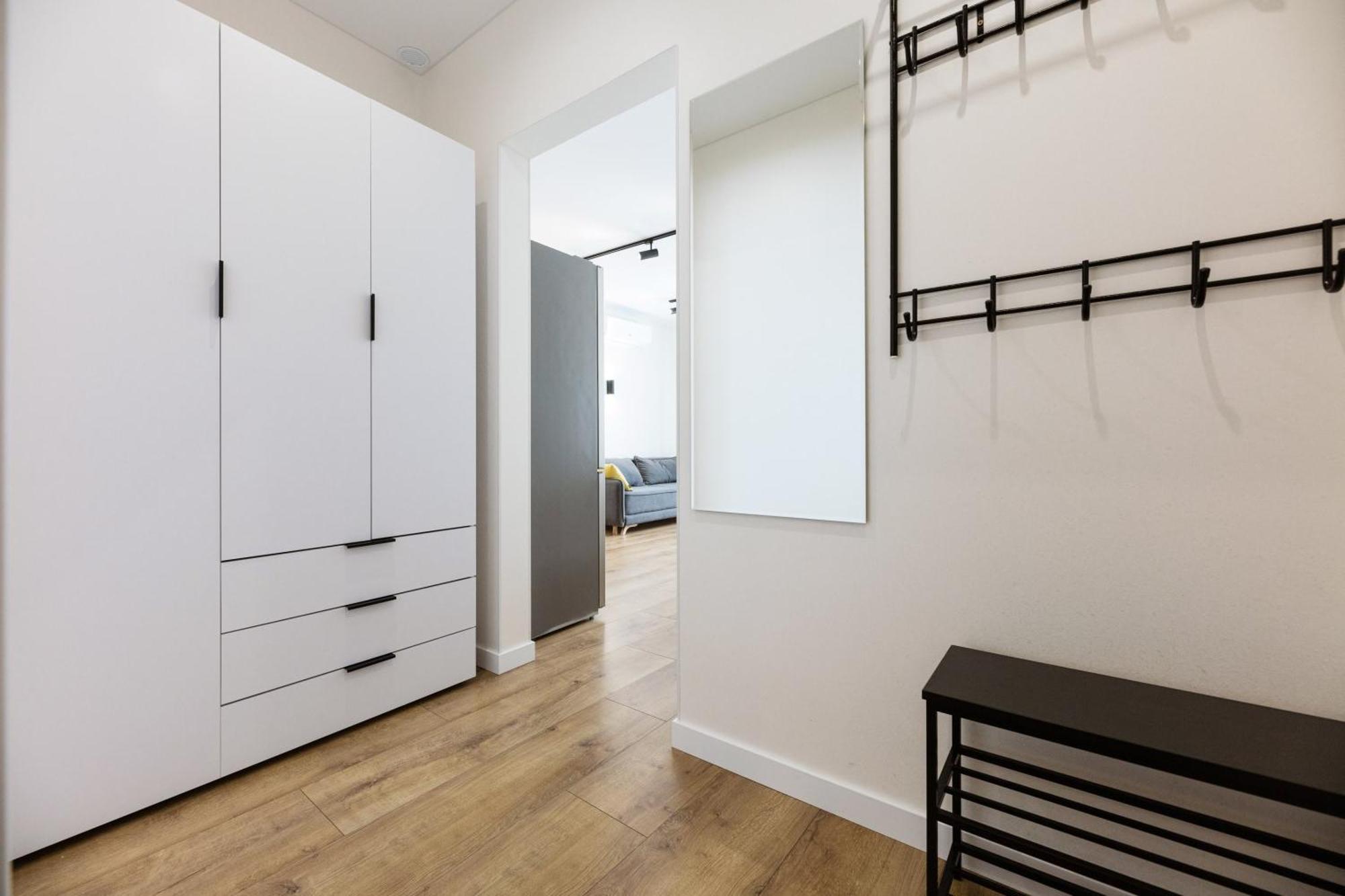 Квартири Люкс Метро Чернігівська Appartement Kiev Buitenkant foto