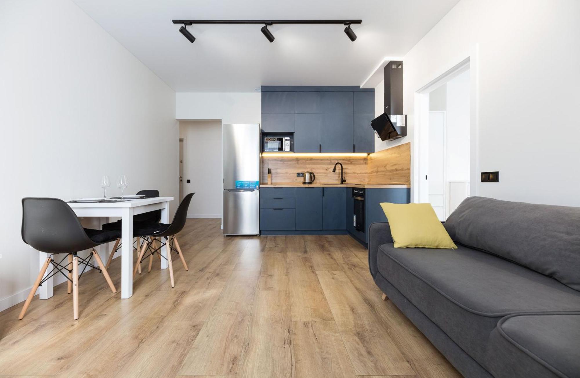 Квартири Люкс Метро Чернігівська Appartement Kiev Buitenkant foto