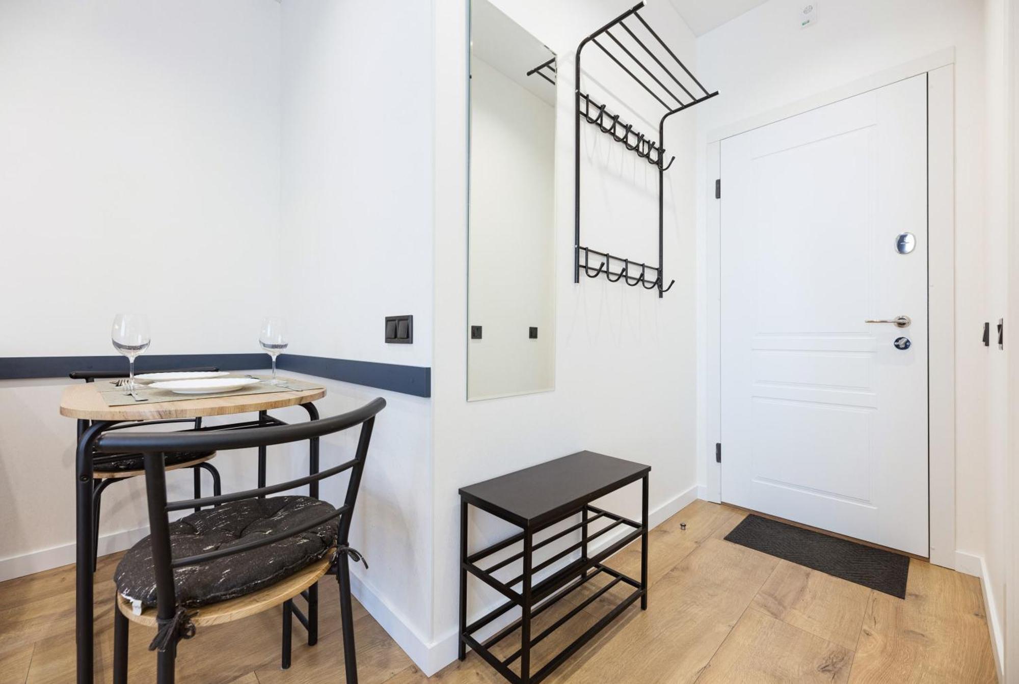 Квартири Люкс Метро Чернігівська Appartement Kiev Buitenkant foto