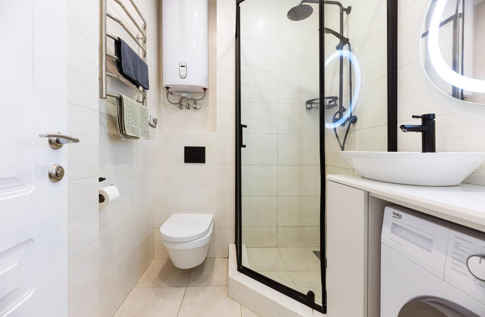 Квартири Люкс Метро Чернігівська Appartement Kiev Buitenkant foto